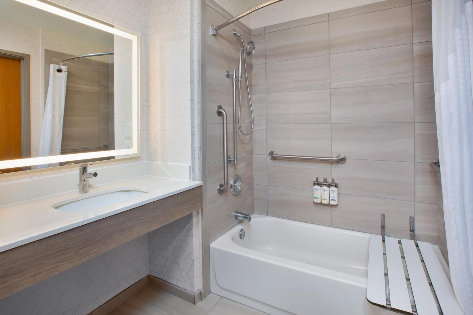 Holiday Inn Express & Suites Buffalo, An Ihg Hotel Esterno foto