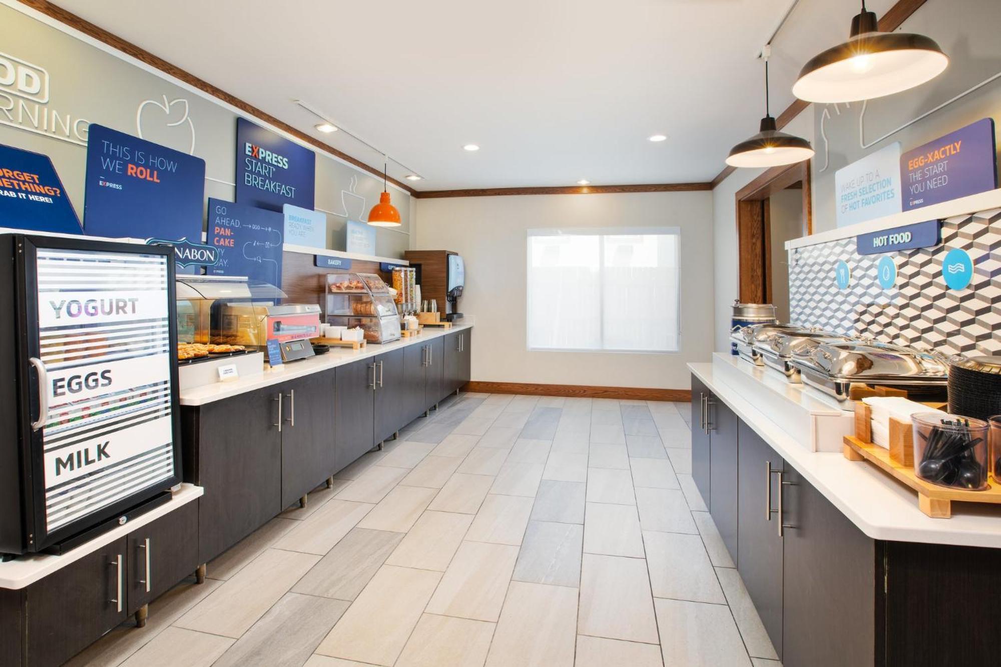 Holiday Inn Express & Suites Buffalo, An Ihg Hotel Esterno foto