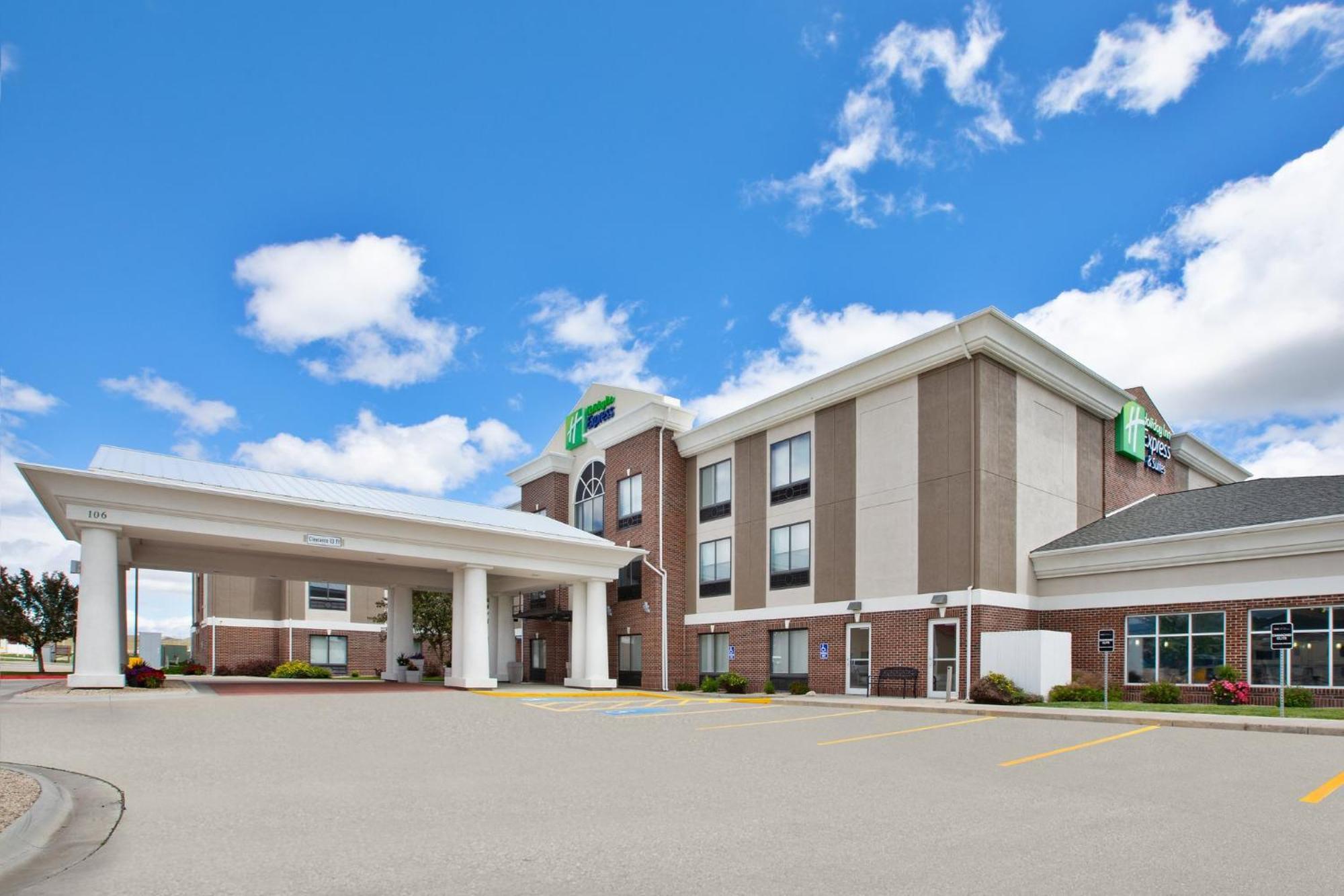 Holiday Inn Express & Suites Buffalo, An Ihg Hotel Esterno foto